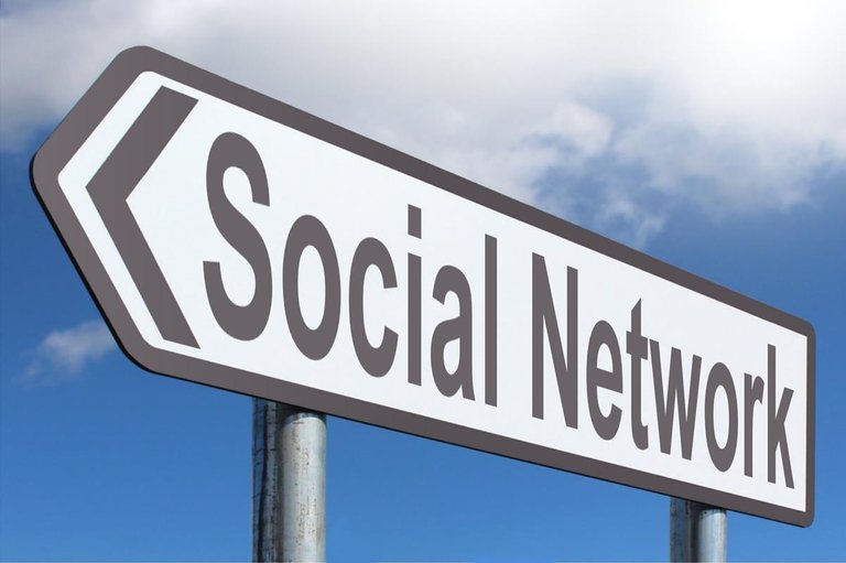 5 tricks in social networks to grow your brand.jpg