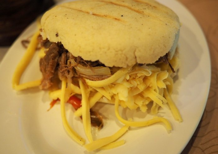 Arepa-Pelúa.jpg