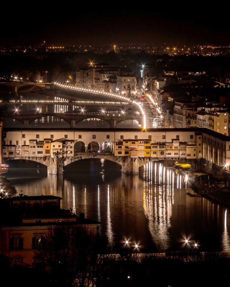 Ponte Vecchio Firenze.jpg