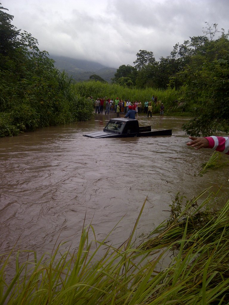 CARRO AHOGADO.jpg