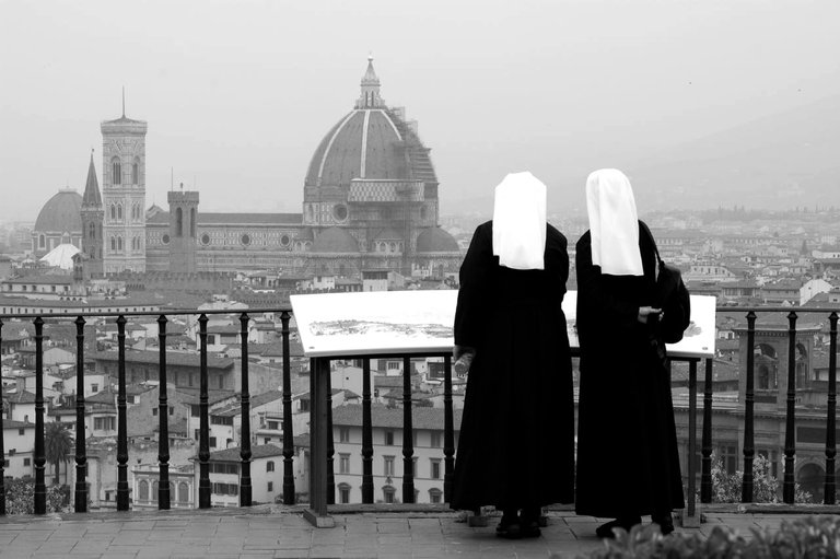 2NUNS.jpg