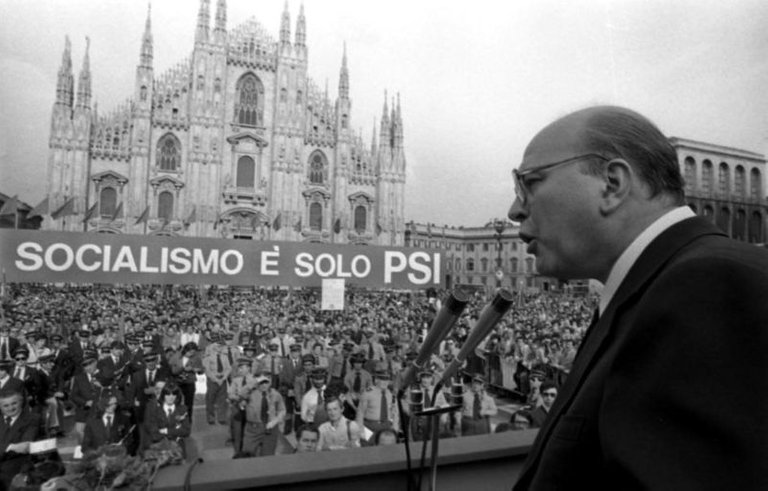 Craxi-comizio1980.jpg