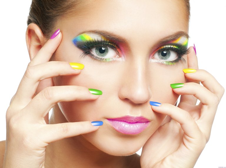 girl_makeup_manicure_face_95390_3834x2848.jpg