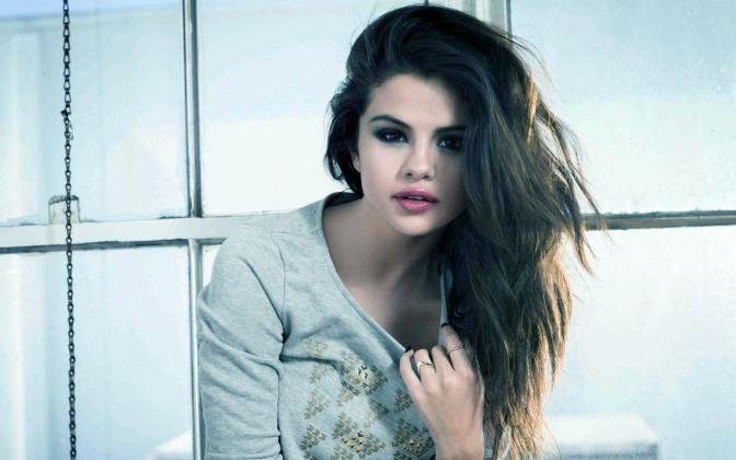 Hot-American-Actress-Selena-Gomez.jpg