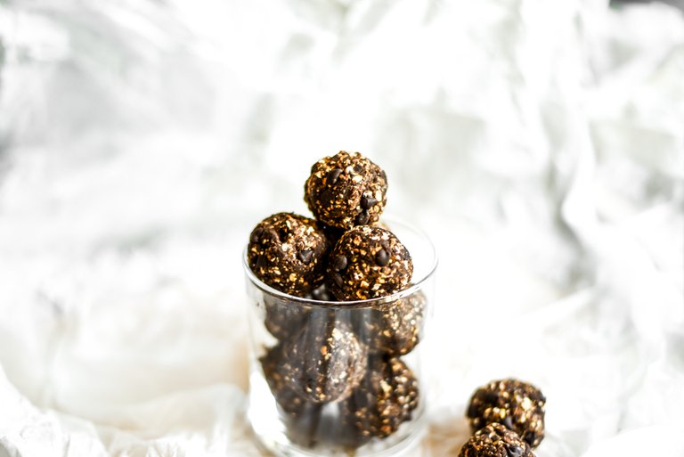 Cocoa & Maca Bliss Balls-2.jpg