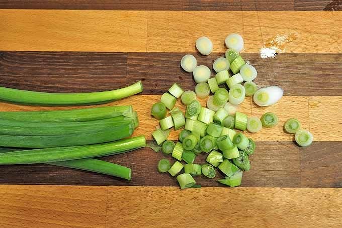 how-to-pick-prep-and-store-green-onions-42621f34d7e9c512197285520dfb68eb.jpg