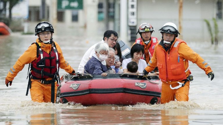 skynews-japan-flooding-at-least-62-dead_4356377.jpg