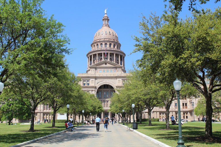 Pixabay - Austin - capitol-96827_1920.jpg