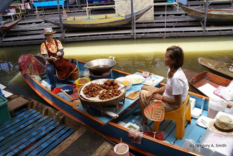 DSC09412wat_thakarong_market20pgs.jpg