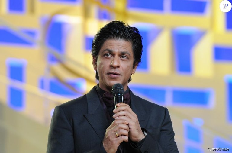 3511789-shahrukh-khan-shah-rukh-khan-hommage-950x0-1.jpg