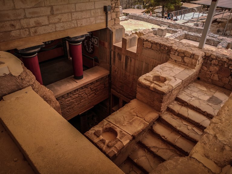 minoan-palace-of-knossos-grand-staircase.jpg