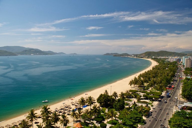 10 Nha Trang Beach.jpg