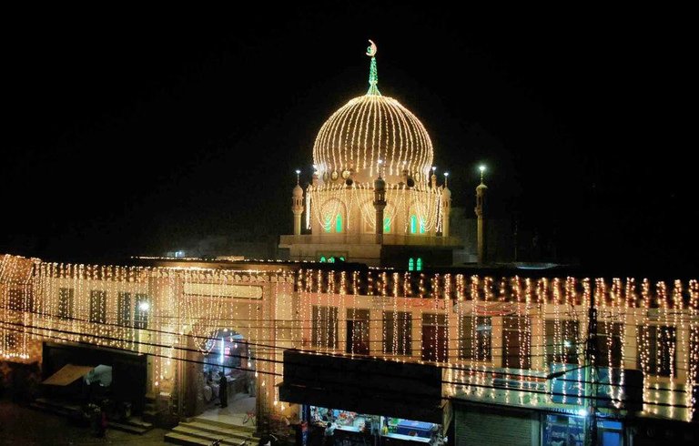 Pir_Syed_Wali_Muhammad_Shah_Chadar_Walai_Sarkar_Mazaar_Sharif.jpg