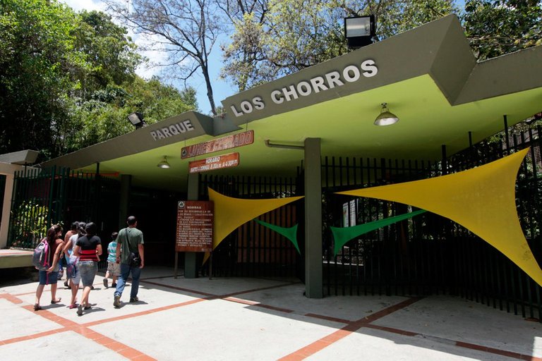 Horarios y precios del parque Los Chorros Caracas (Actualizados). Tarifas, precios y horarios del parque Los Chorros de Caracas actualizados.. Entrada al parque Los Chorros..jpg