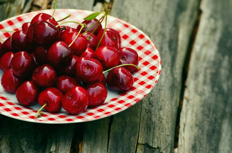 cherries-1503978_1280.jpg