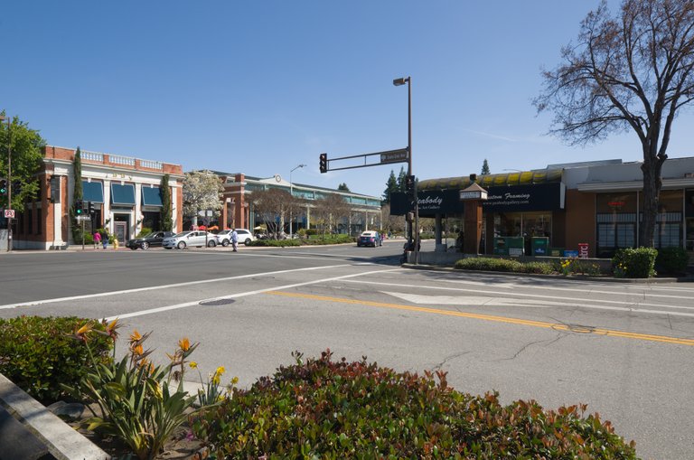 Downtown_Menlo_Park_California.jpg