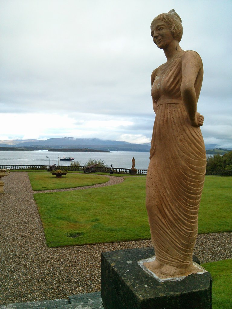 Bantry House Statue.jpg