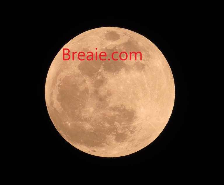 breaie_fullmoon.jpg