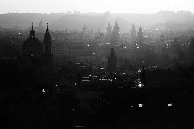 Prague_Sunrise_II_m_BW.jpg