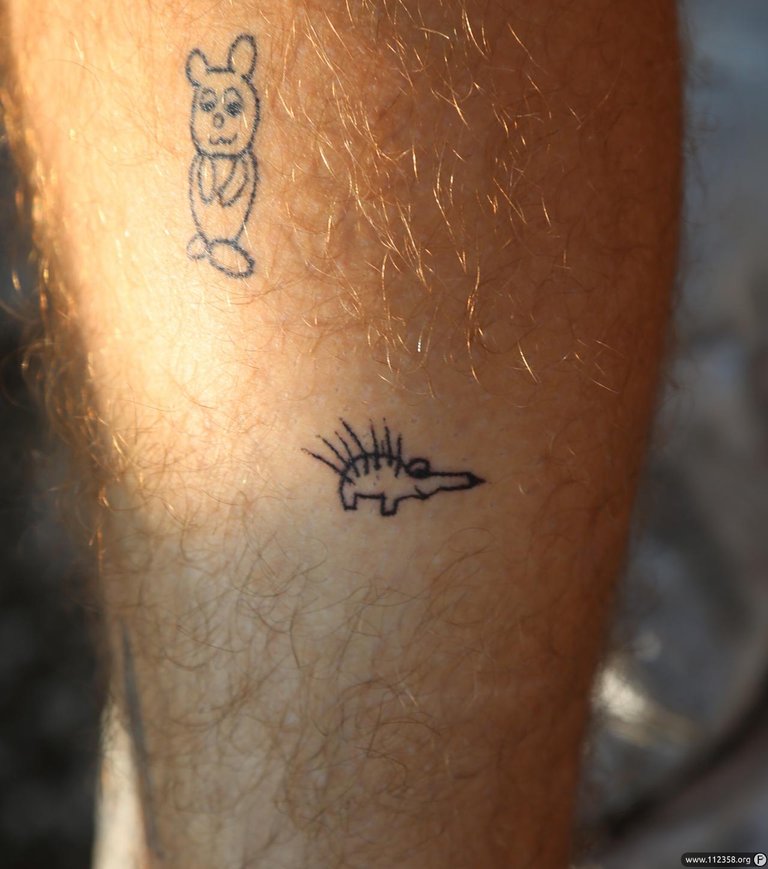 handpoke_jezyk_tattoo.jpg