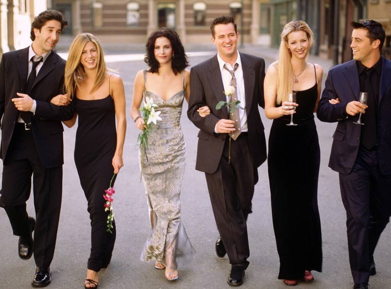 rs_1024x759-190729072041-1024-friends-cast-ch-072919.jpg