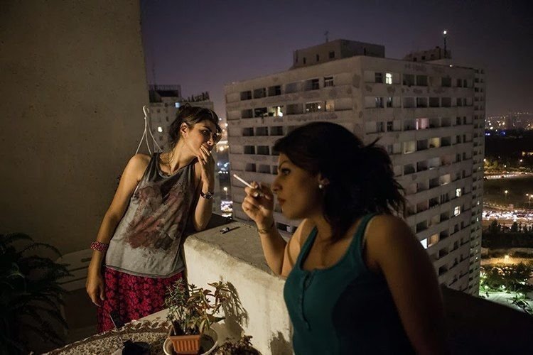 Inside-Iran-balcony-smoking.jpg