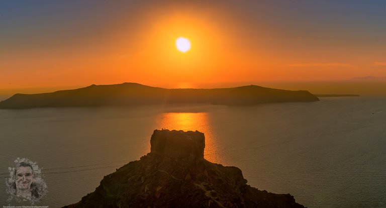 140913 Santorini Sonnenuntergang Skaros-.JPG