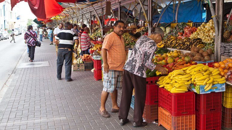 9498734265-floating-markt-willemstad (FILEminimizer).jpg