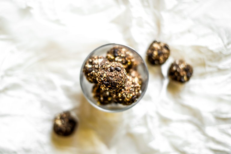 Cocoa & Maca Bliss Balls-6.jpg