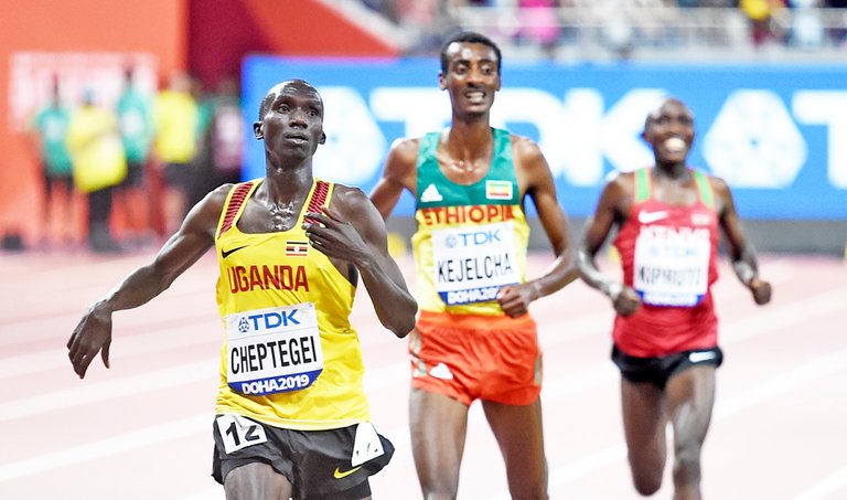 Joshua-Cheptegei-10000m-Doha-2019-by-Mark-Shearman.jpg