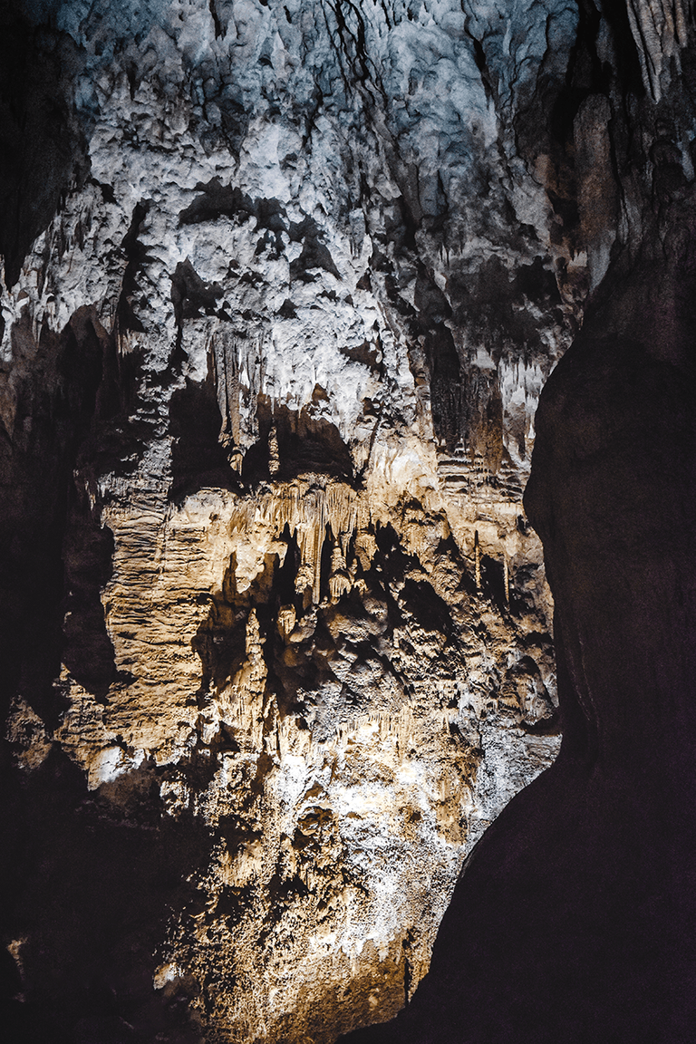 crimsonclad aranui cave formations in new zealand