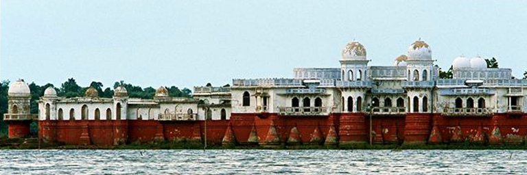 tripura_neer_mahal_h.jpg