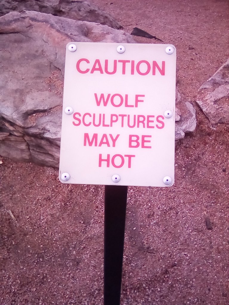 wolf sculptures 1.jpg