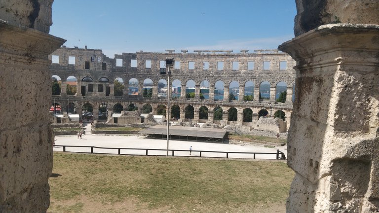 pula colosseum3.jpg