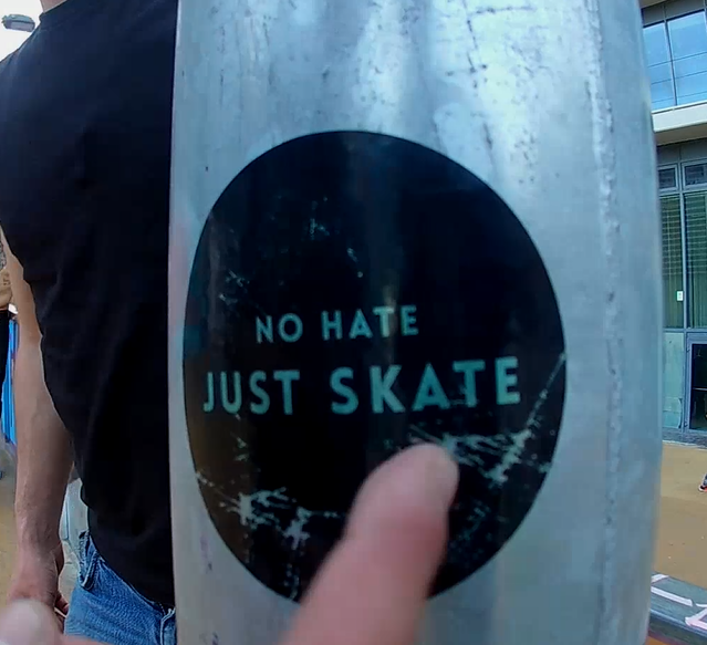 nohatejustskate.png