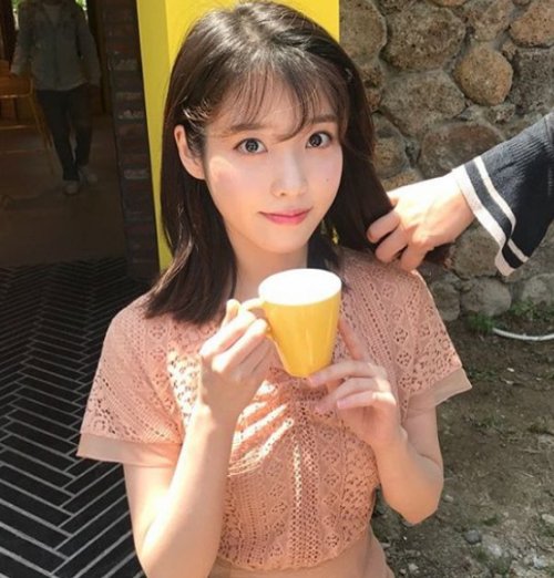 아이유.jpg