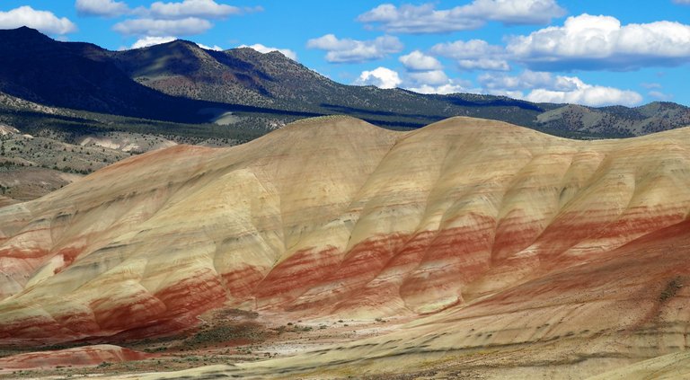 20160510-162818-john-day-fossil-beds-close-up-painted-hills-2400.jpg