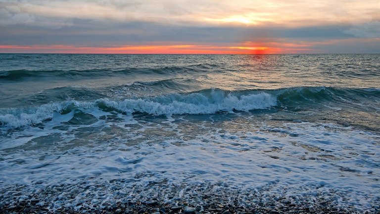 sea_sky_waves_sunset_79372_1280x720.jpg