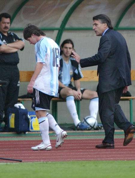 messi-debut-1486138193-500.jpg