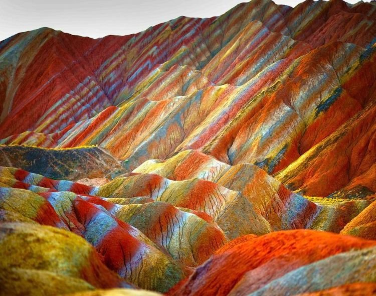 Montañas-mil-colores-China-Peru.jpg