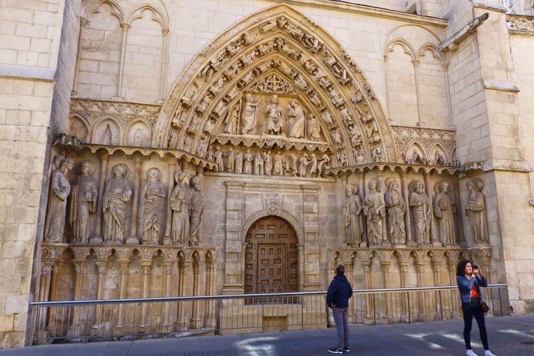 Puerta-Coroneria-Catedral-Burgos.jpg