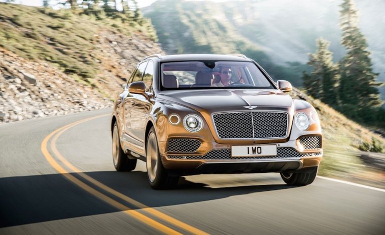 2016-Bentley-Bentayga-1012-876x535-1024x625.jpg