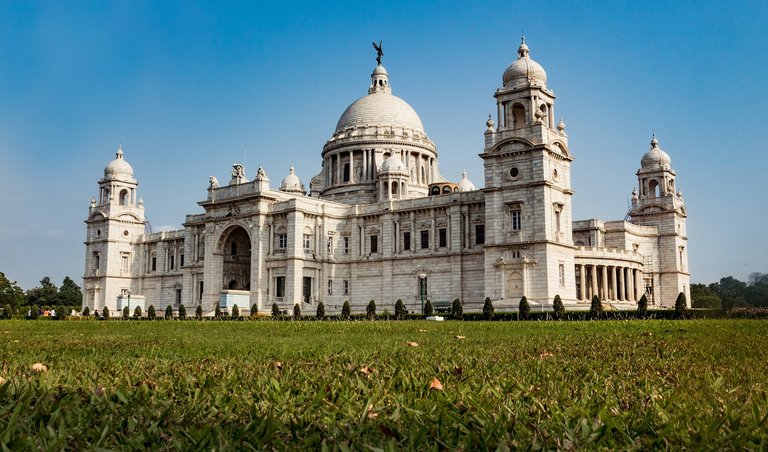 victoria-memorial-2394784_1920.jpg