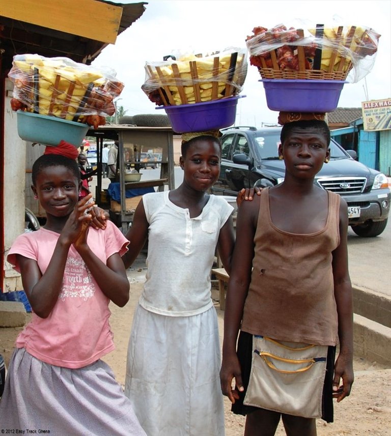 Street_vendors_in_Ghana.jpg