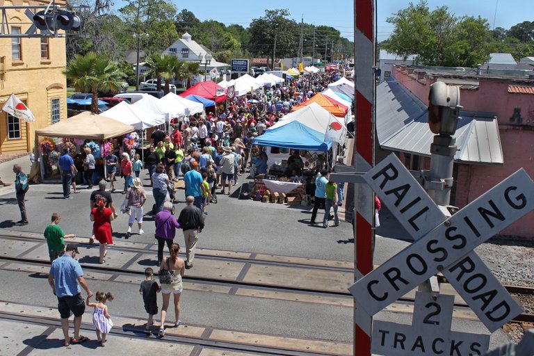 crowd-shot-better- strawberry festival 1024x683.jpg