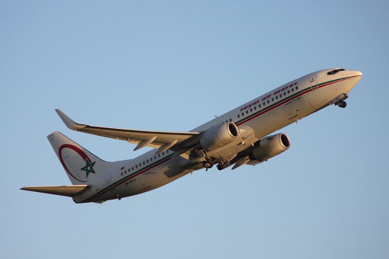 CN-ROJ RAM -B738 WL.JPG