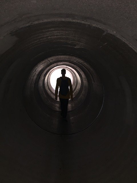 tunnel-2205593_640.jpg