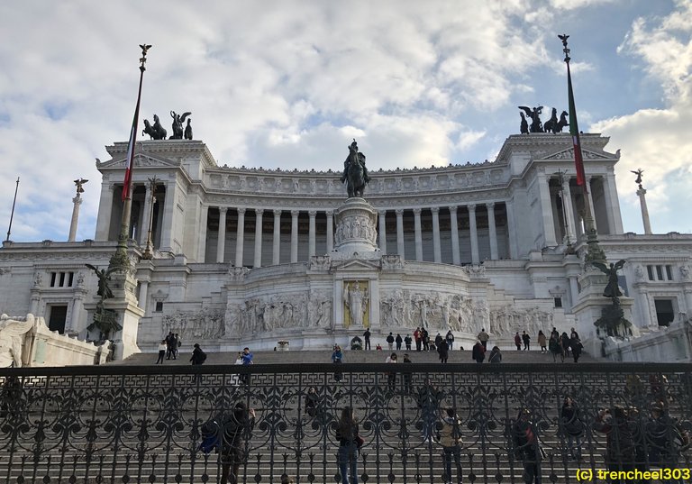 Altar of the fatherland.jpg