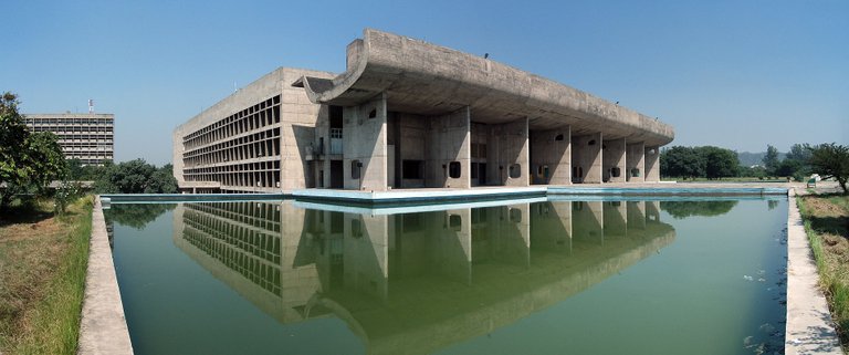 Palace_of_Assembly_Chandigarh_2006.jpg