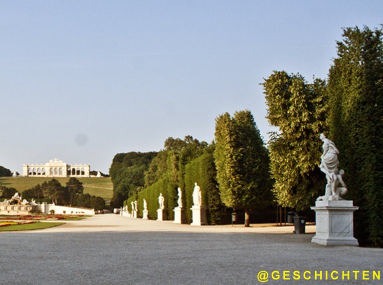 schlosspark-gloriette1.jpg